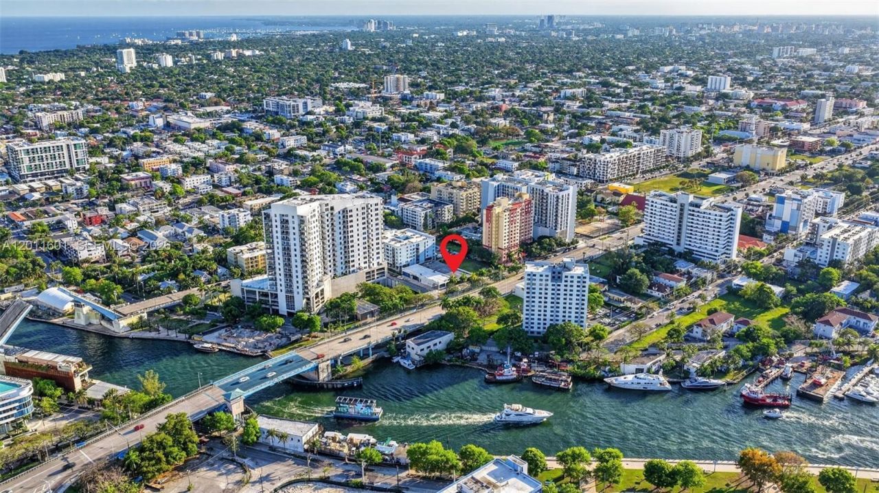 500 W Flagler St, Miami, FL 33130 Photo