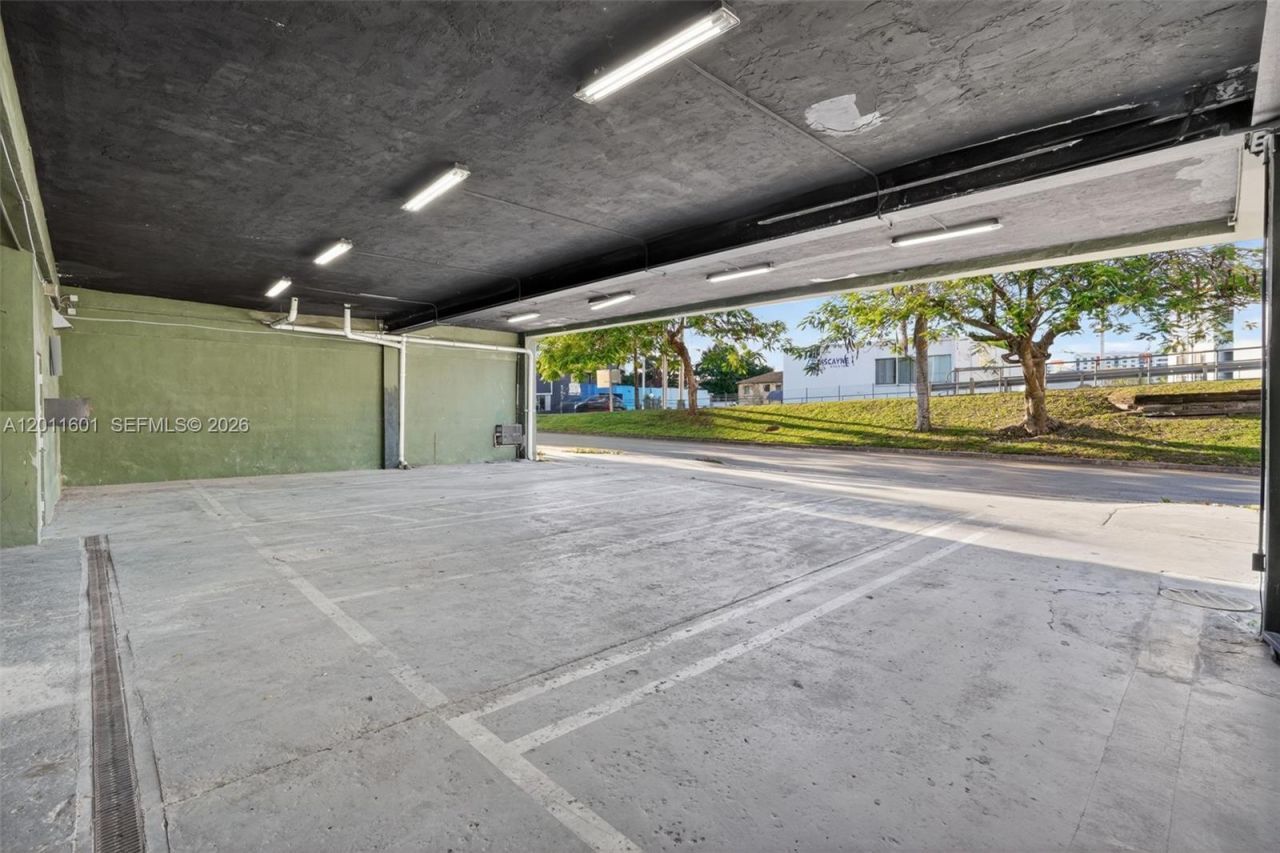 500 W Flagler St, Miami, FL 33130 Photo