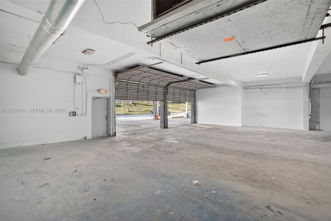 500 W Flagler St, Miami, FL 33130 Photo