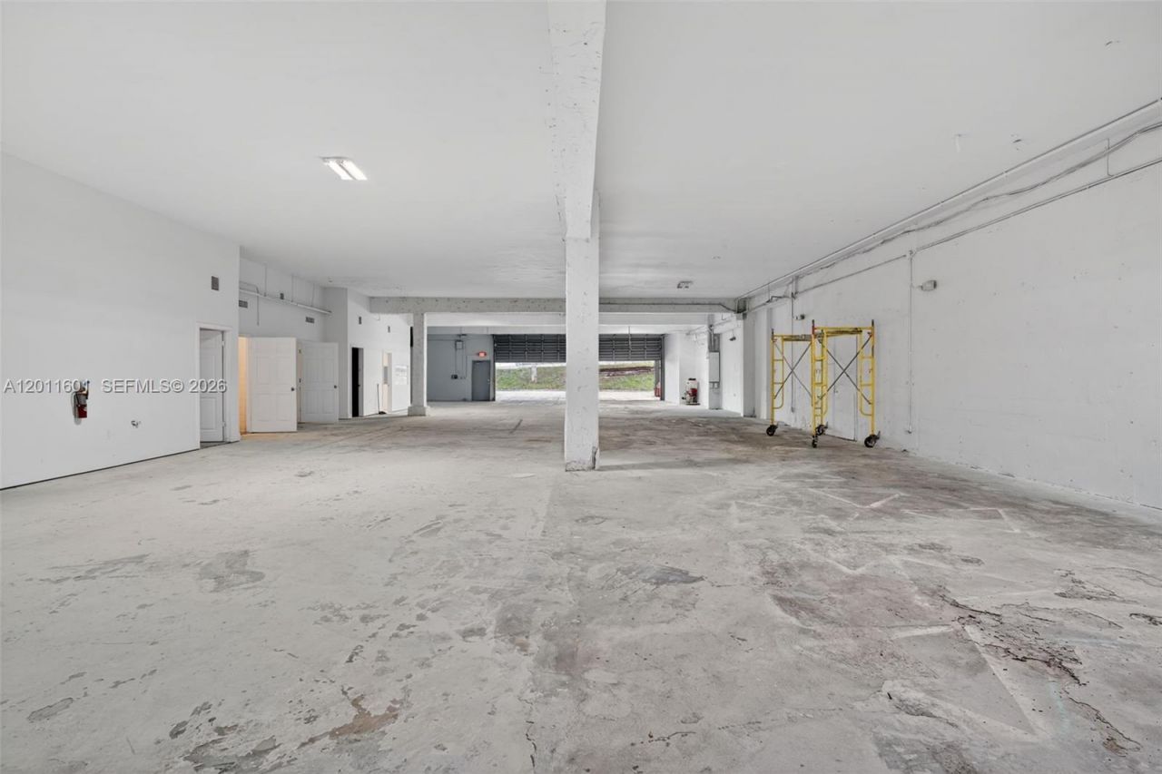 500 W Flagler St, Miami, FL 33130 Photo