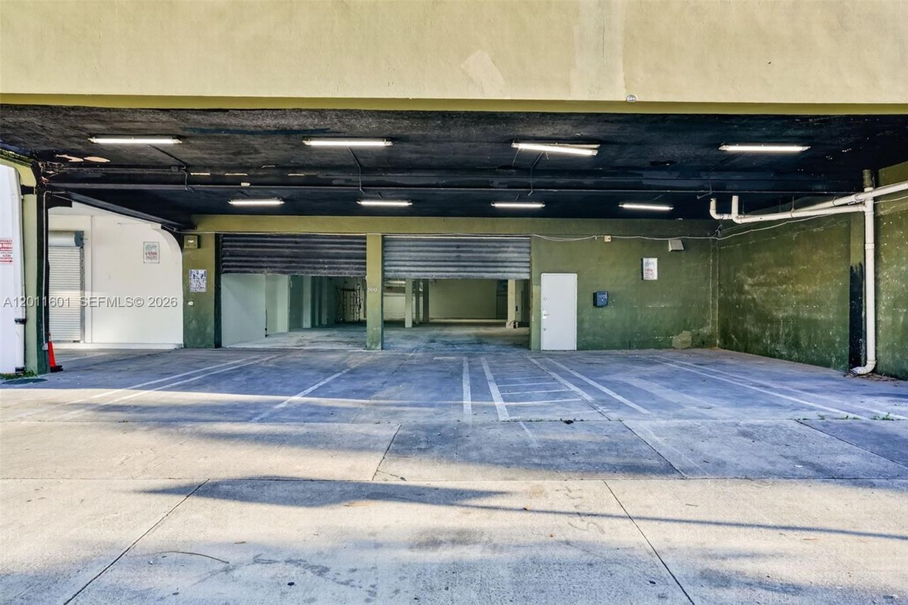 500 W Flagler St, Miami, FL 33130 Photo