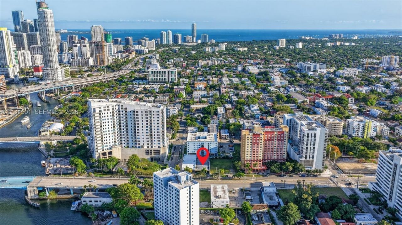 500 W Flagler St, Miami, FL 33130 Photo