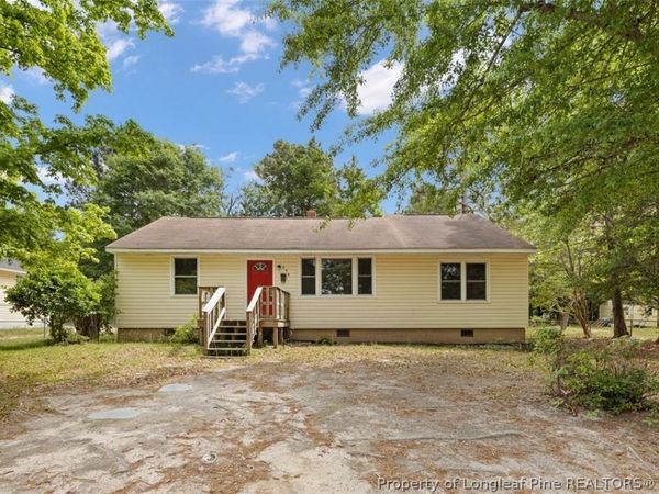 508 E 6th Avenue, Raeford, NC 28376