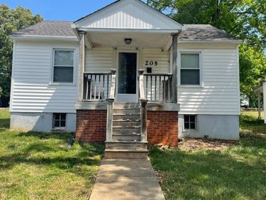 205 College Drive, Lynchburg, VA 24501