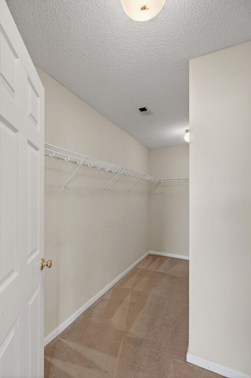 315 Bradley Bend Drive Photo 23
