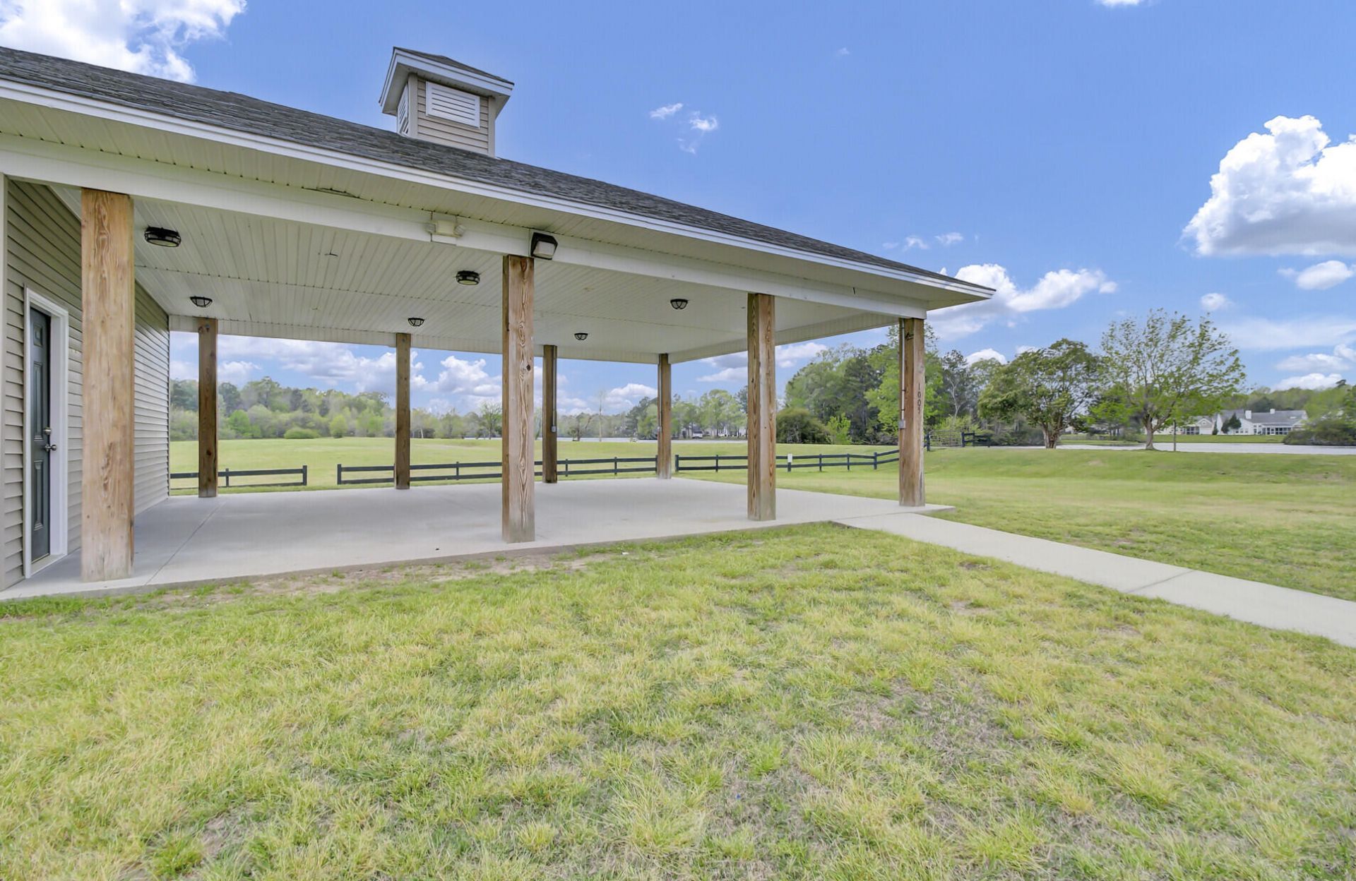 315 Bradley Bend Drive Photo 23