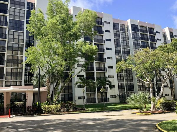 17021 N Bay Road, Unit 912, Sunny Isles Beach, FL 33160