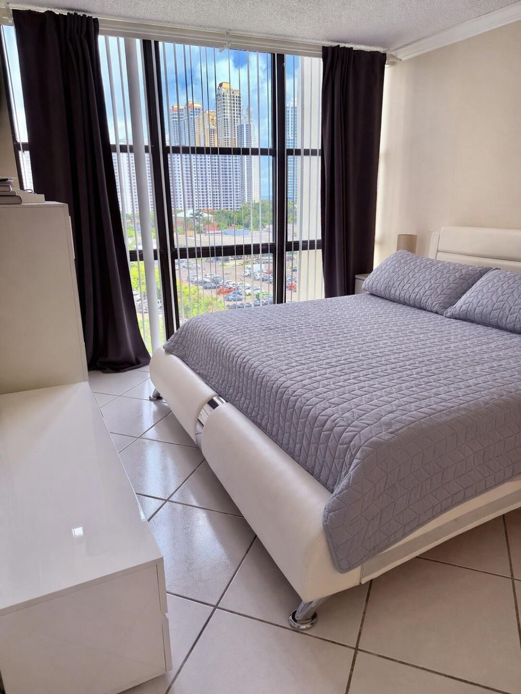 17021 N Bay Road, Unit 912, Sunny Isles Beach, FL 33160 Photo