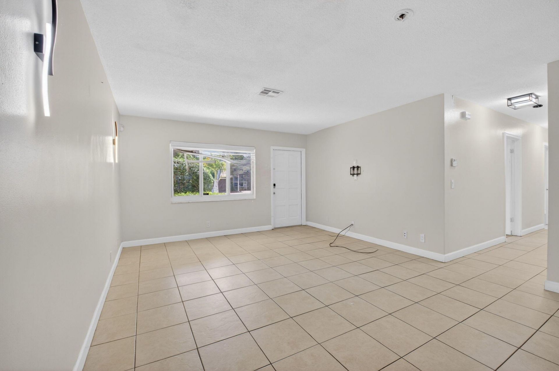 2267 NE 3rd Avenue, Boca Raton, FL 33431 Photo