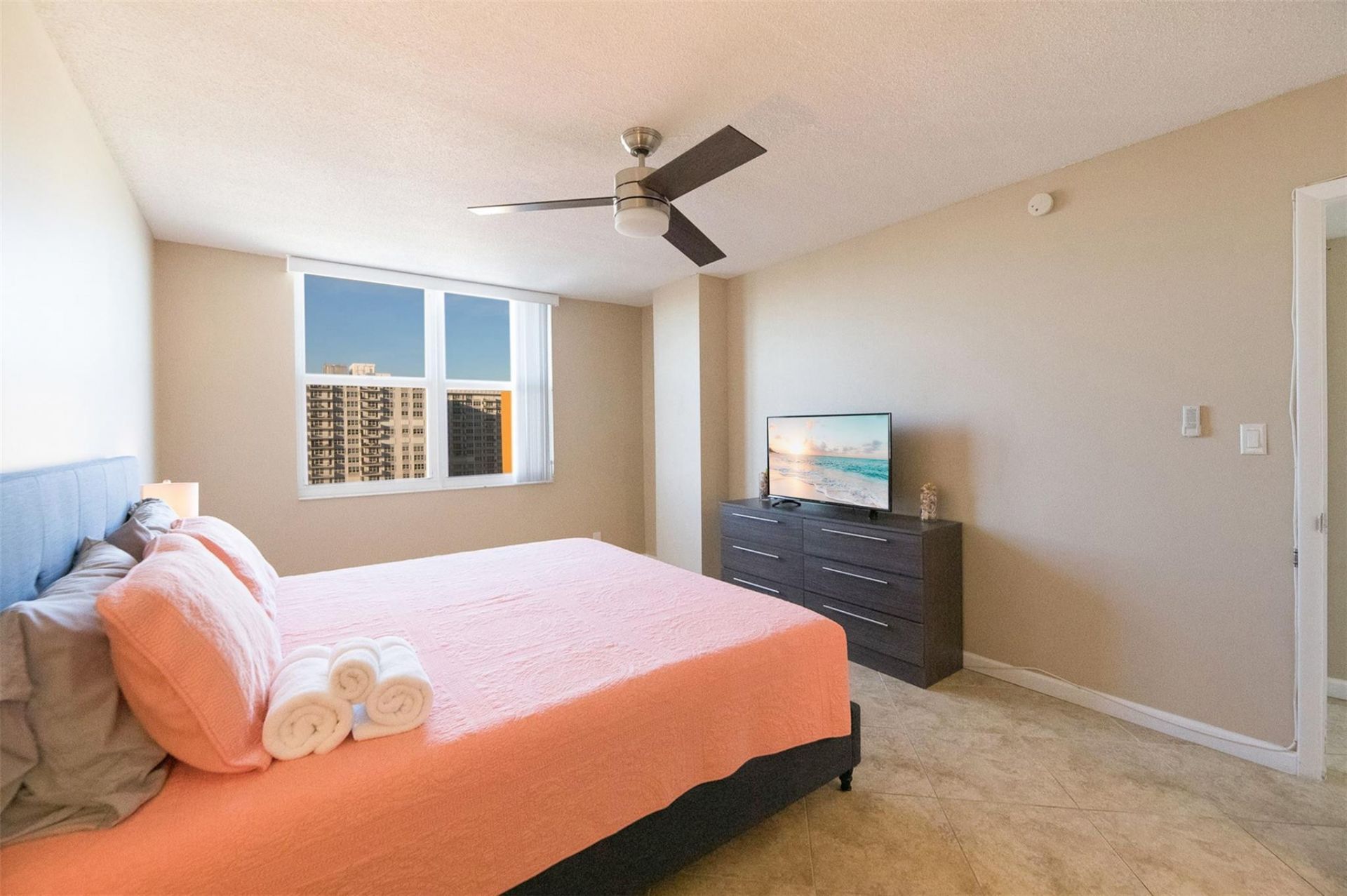 305 N Pompano Beach Boulevard, Unit 1403, Pompano Beach, FL 33062 Photo