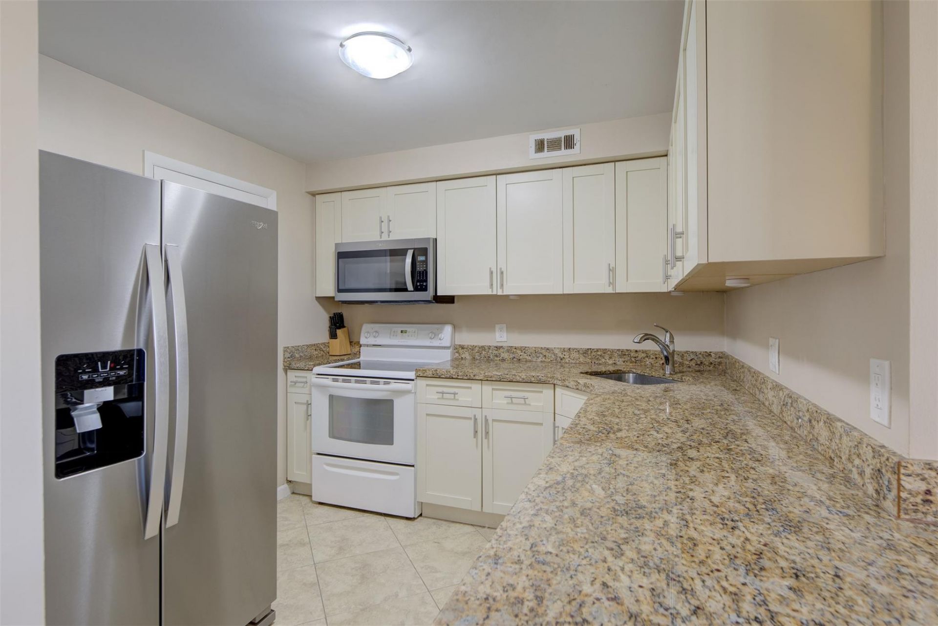 305 N Pompano Beach Boulevard, Unit 1403, Pompano Beach, FL 33062 Photo