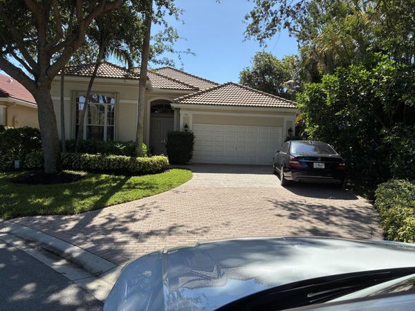 116 Palm Circle, Atlantis, FL 33462