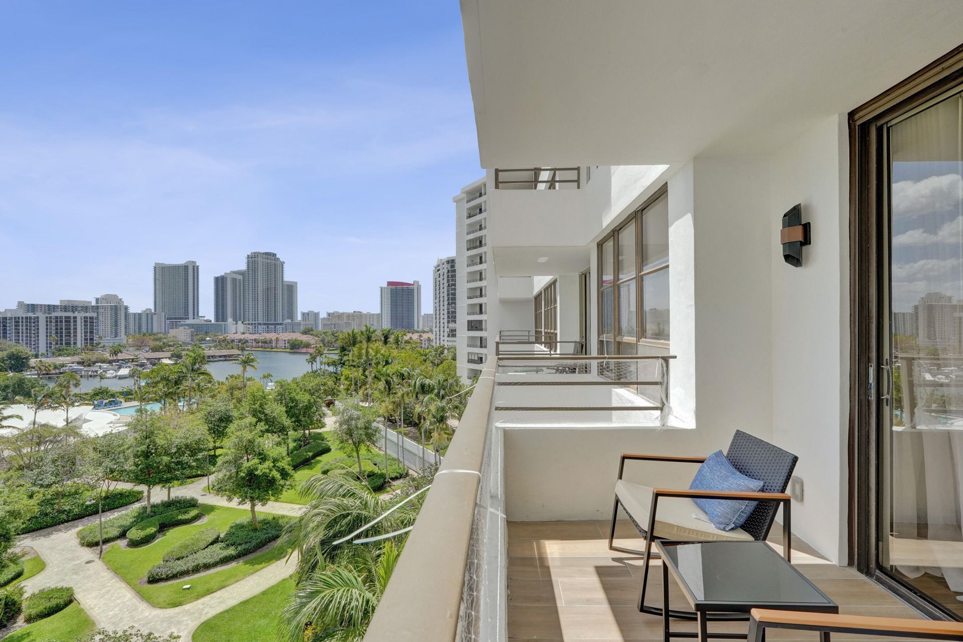 600 Three Islands Boulevard, Unit 615, Hallandale Beach, FL 33009 Photo