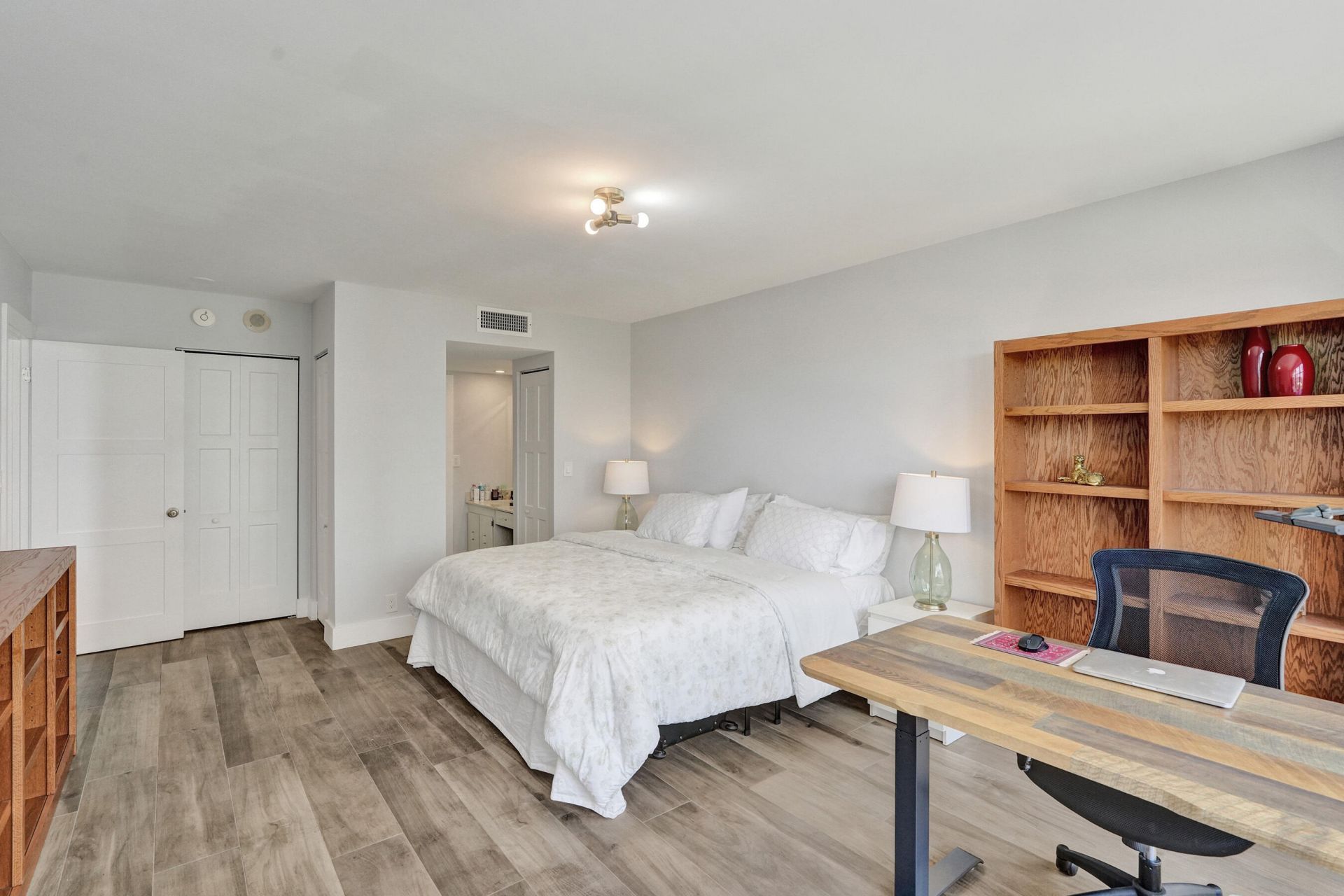 600 Three Islands Boulevard, Unit 615, Hallandale Beach, FL 33009 Photo