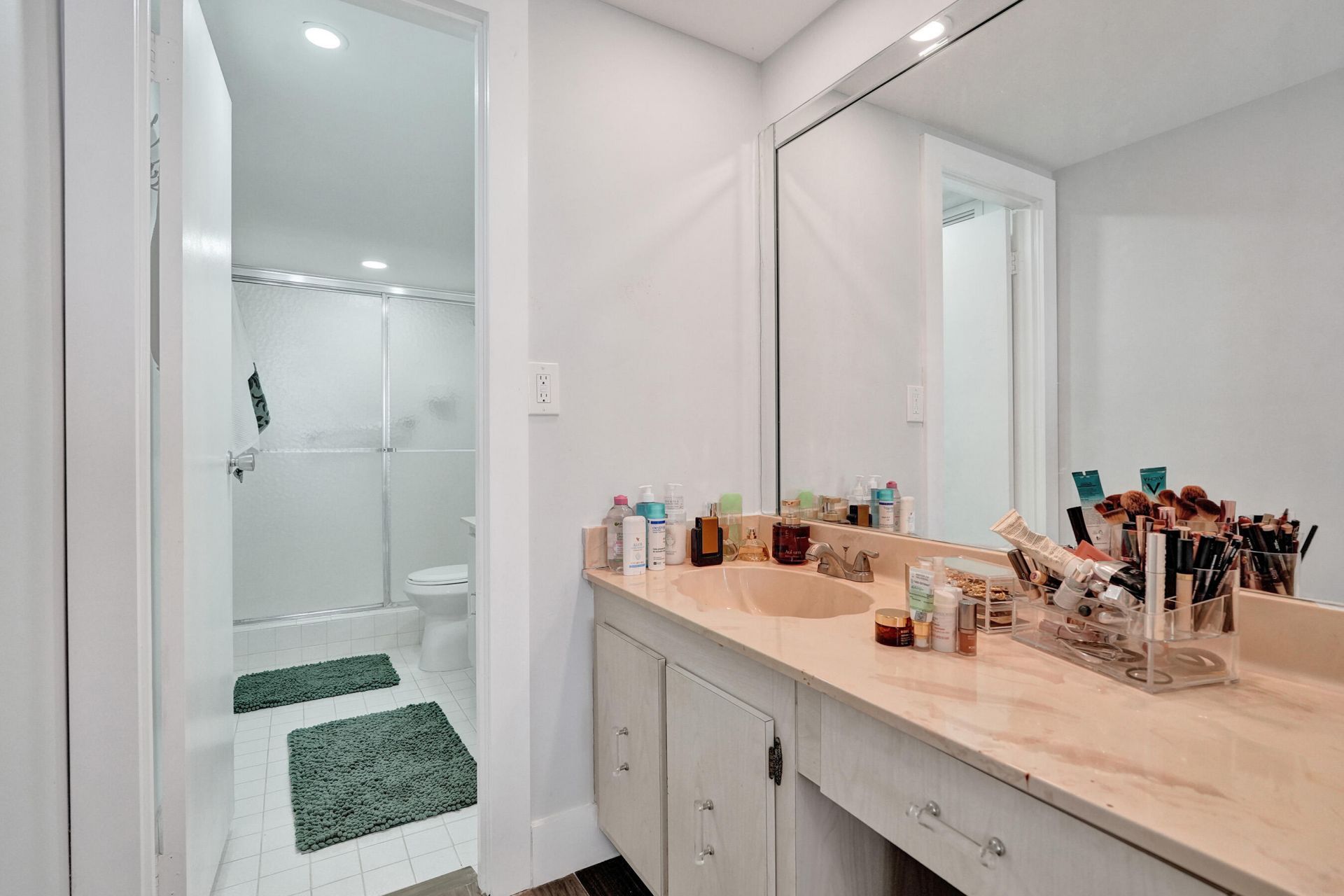 600 Three Islands Boulevard, Unit 615, Hallandale Beach, FL 33009 Photo