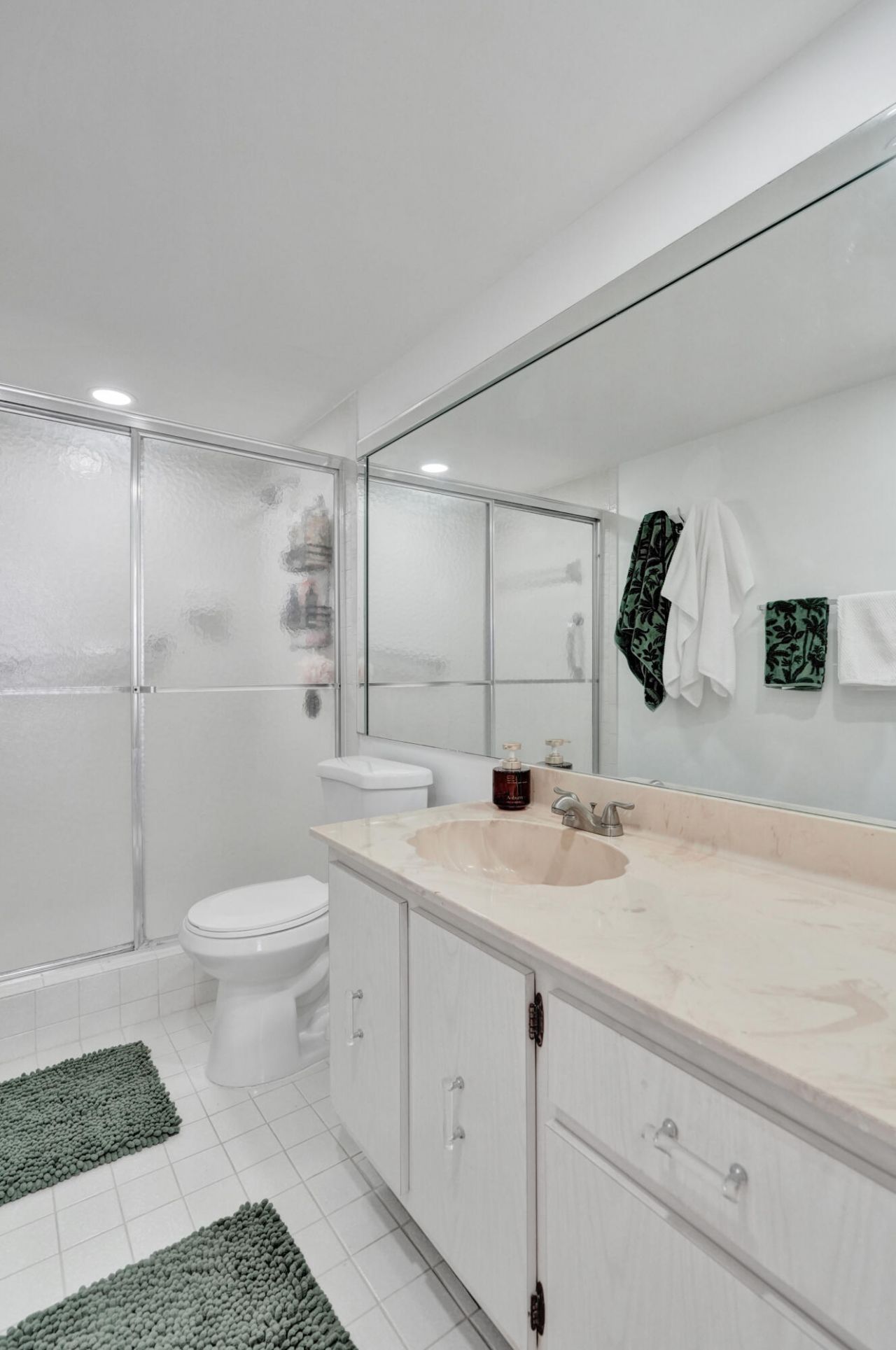 600 Three Islands Boulevard, Unit 615, Hallandale Beach, FL 33009 Photo