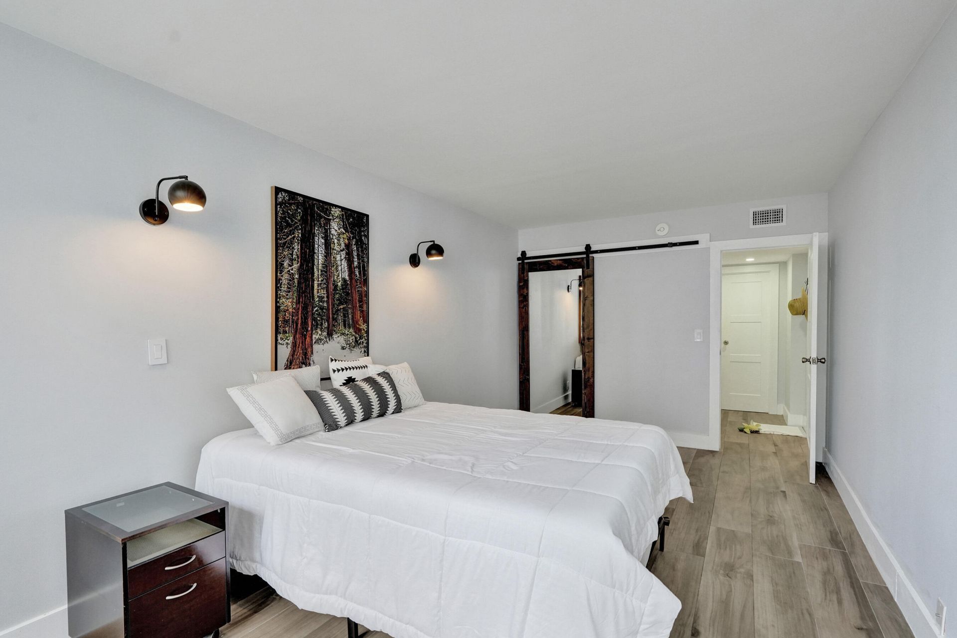 600 Three Islands Boulevard, Unit 615, Hallandale Beach, FL 33009 Photo