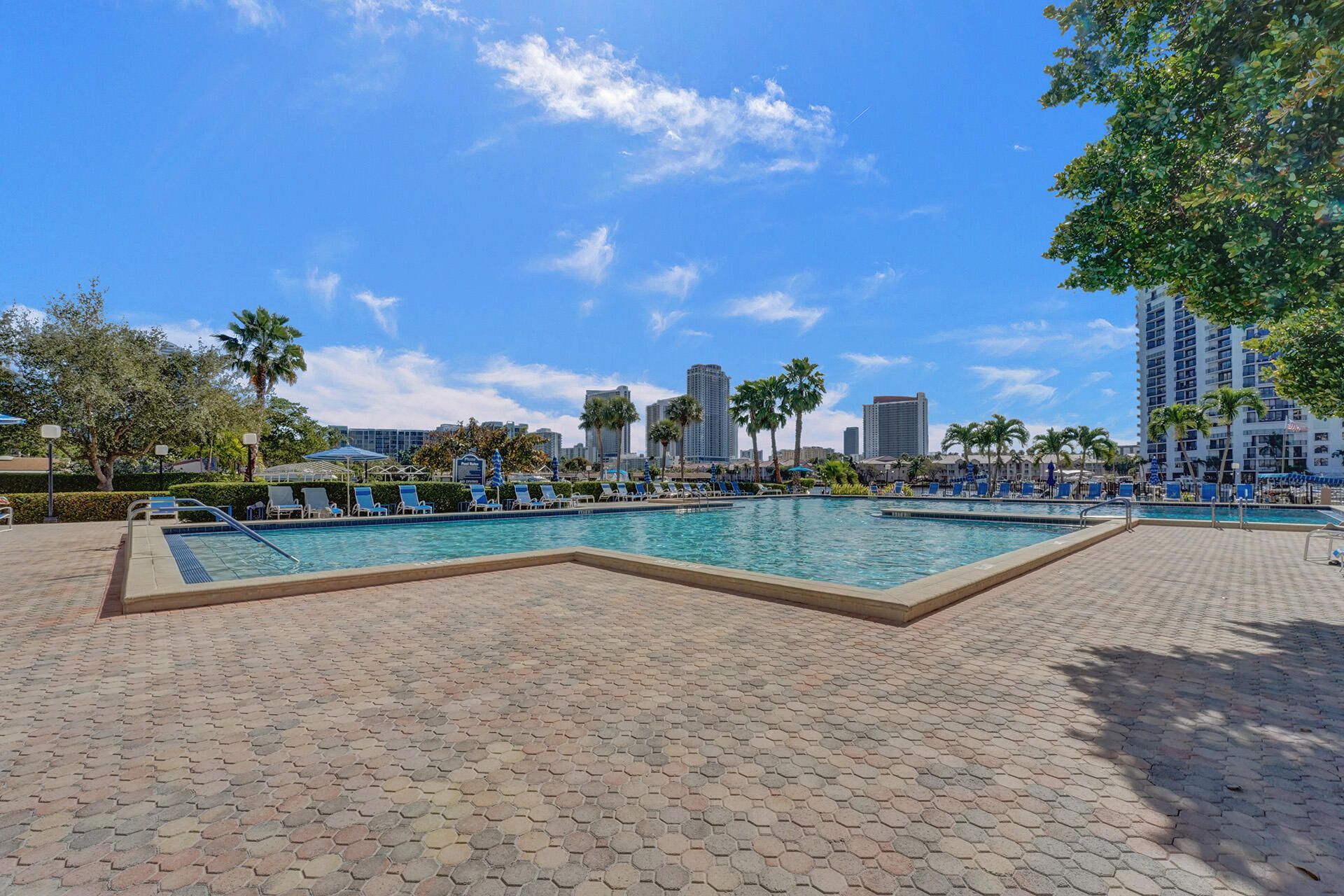 600 Three Islands Boulevard, Unit 615, Hallandale Beach, FL 33009 Photo