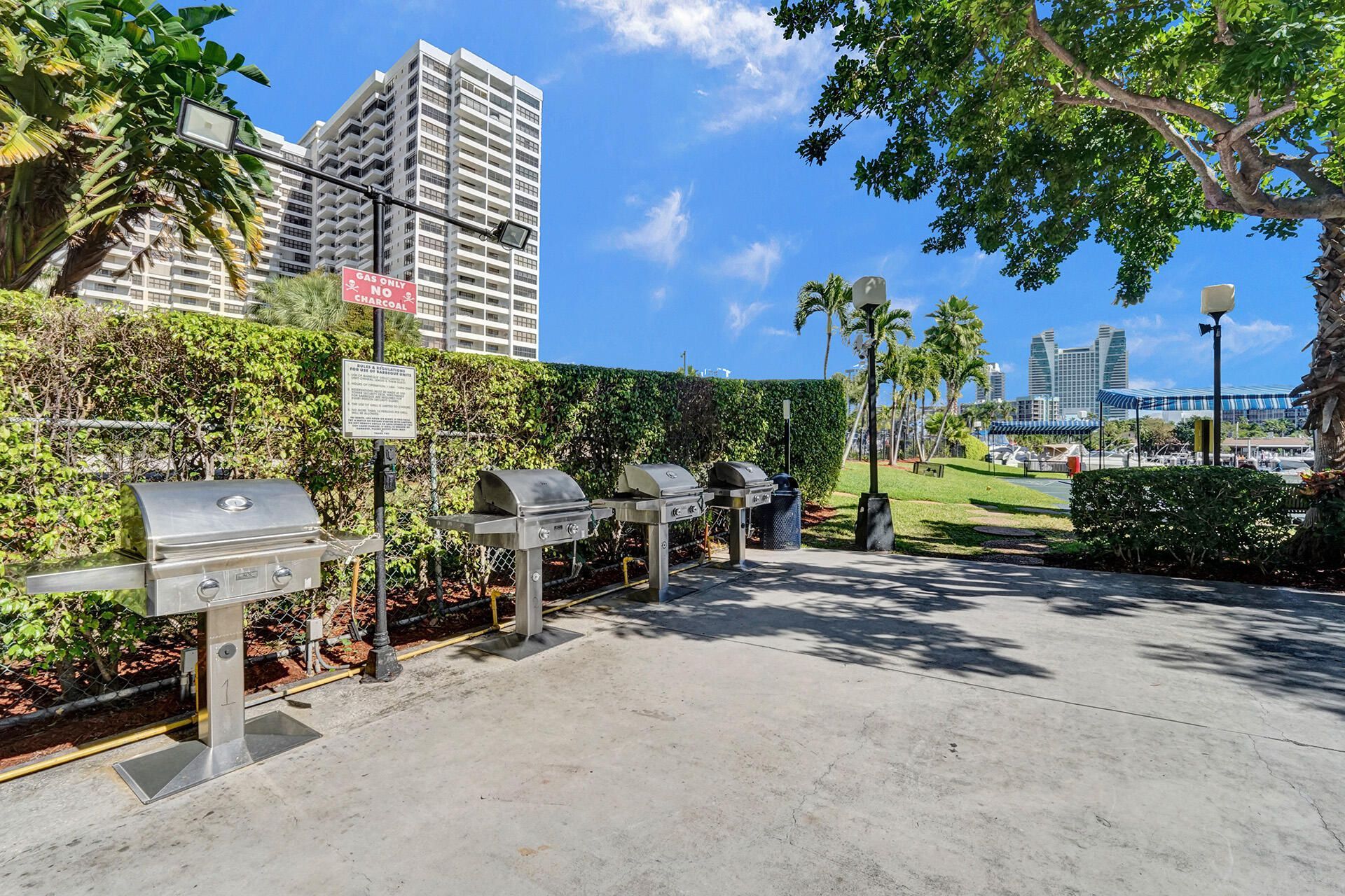600 Three Islands Boulevard, Unit 615, Hallandale Beach, FL 33009 Photo