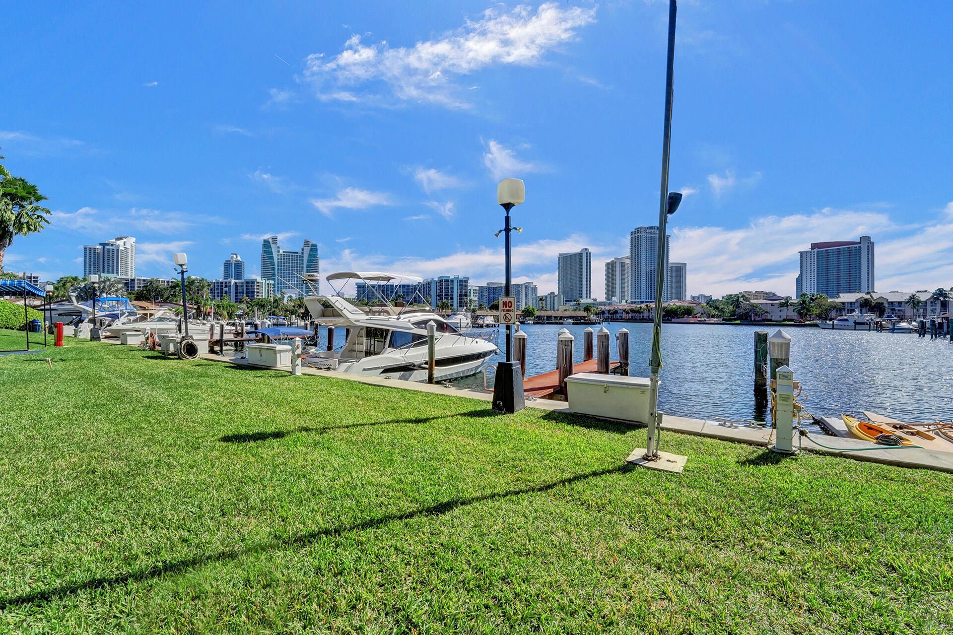 600 Three Islands Boulevard, Unit 615, Hallandale Beach, FL 33009 Photo