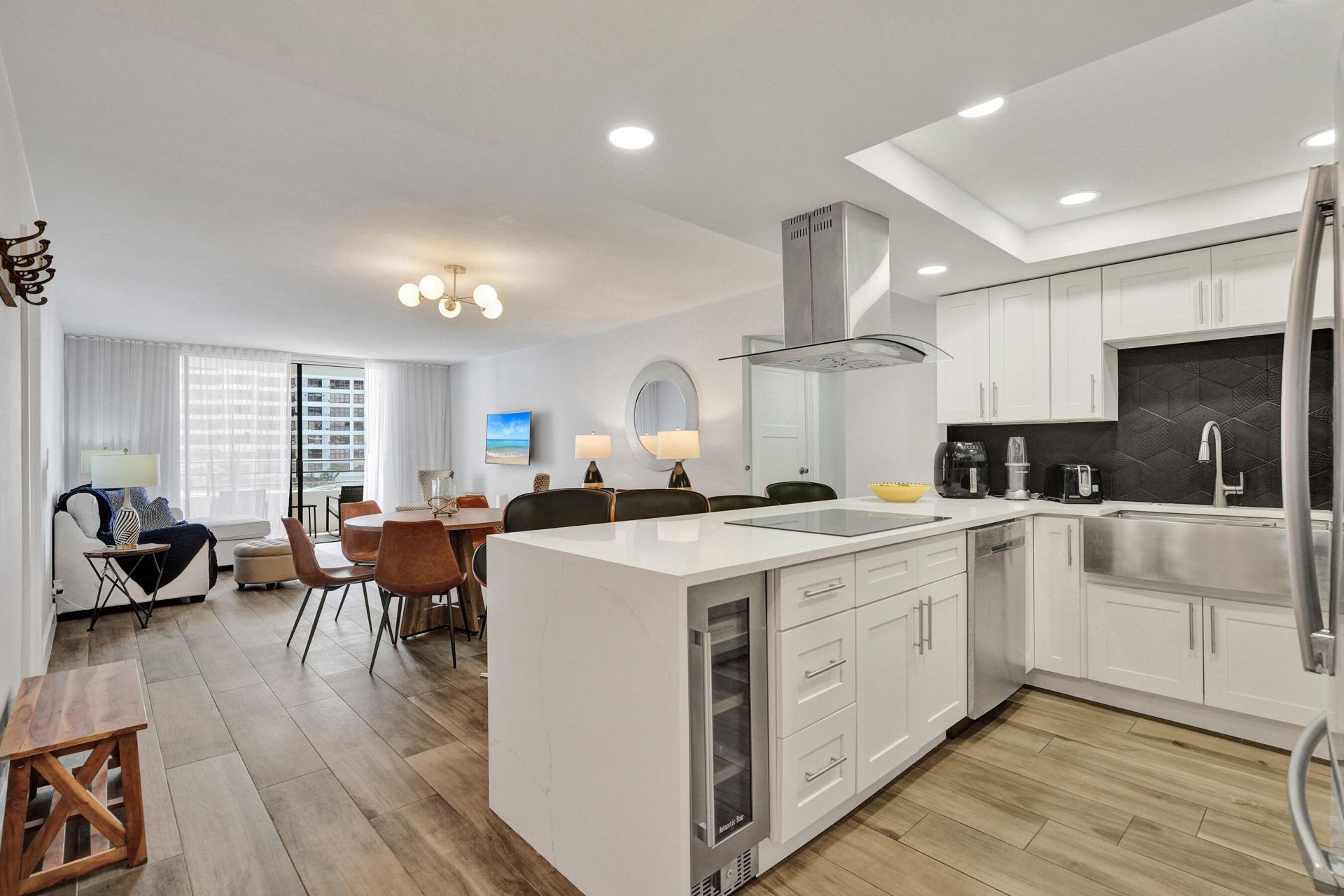 600 Three Islands Boulevard, Unit 615, Hallandale Beach, FL 33009 Photo