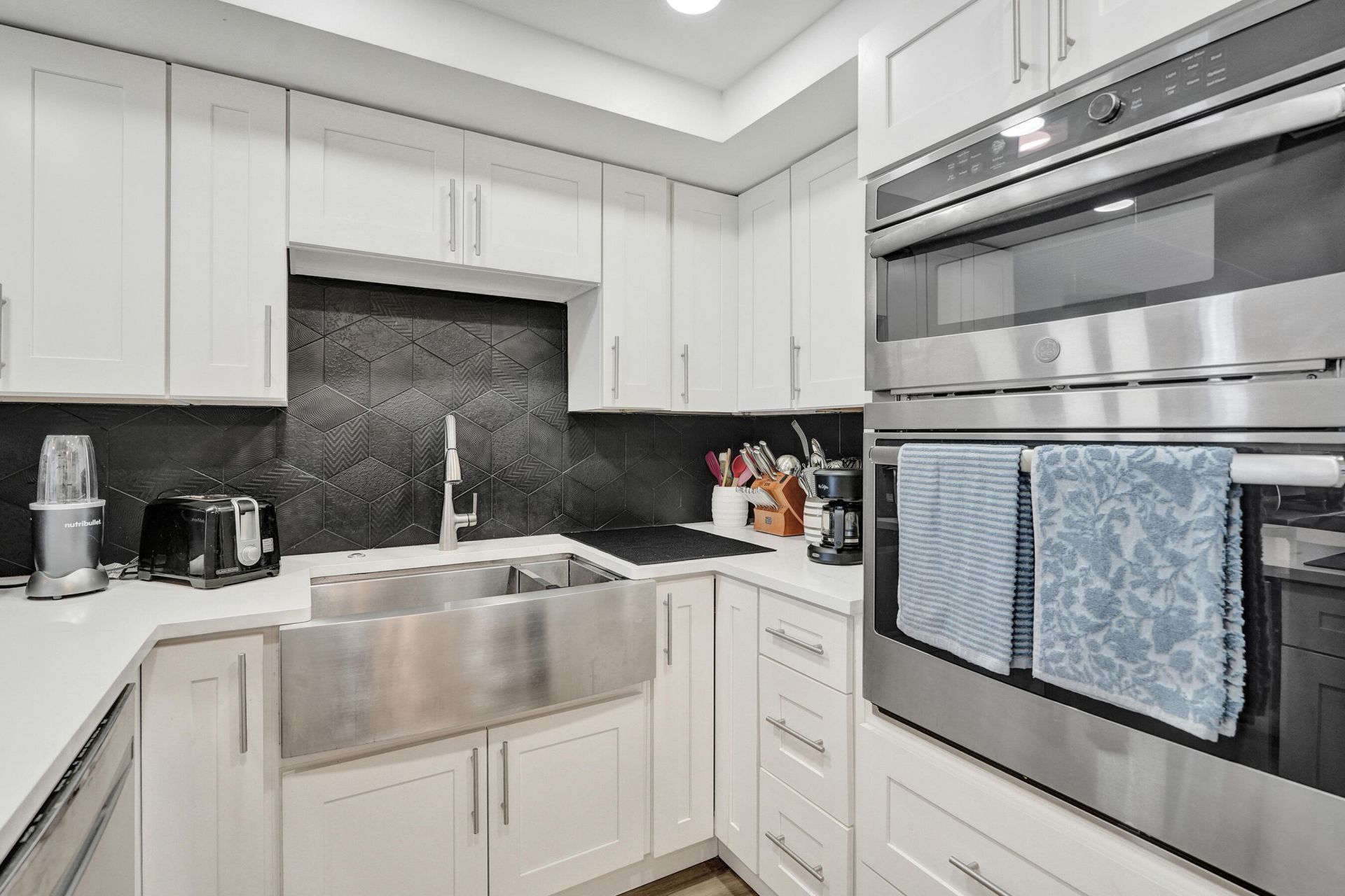 600 Three Islands Boulevard, Unit 615, Hallandale Beach, FL 33009 Photo