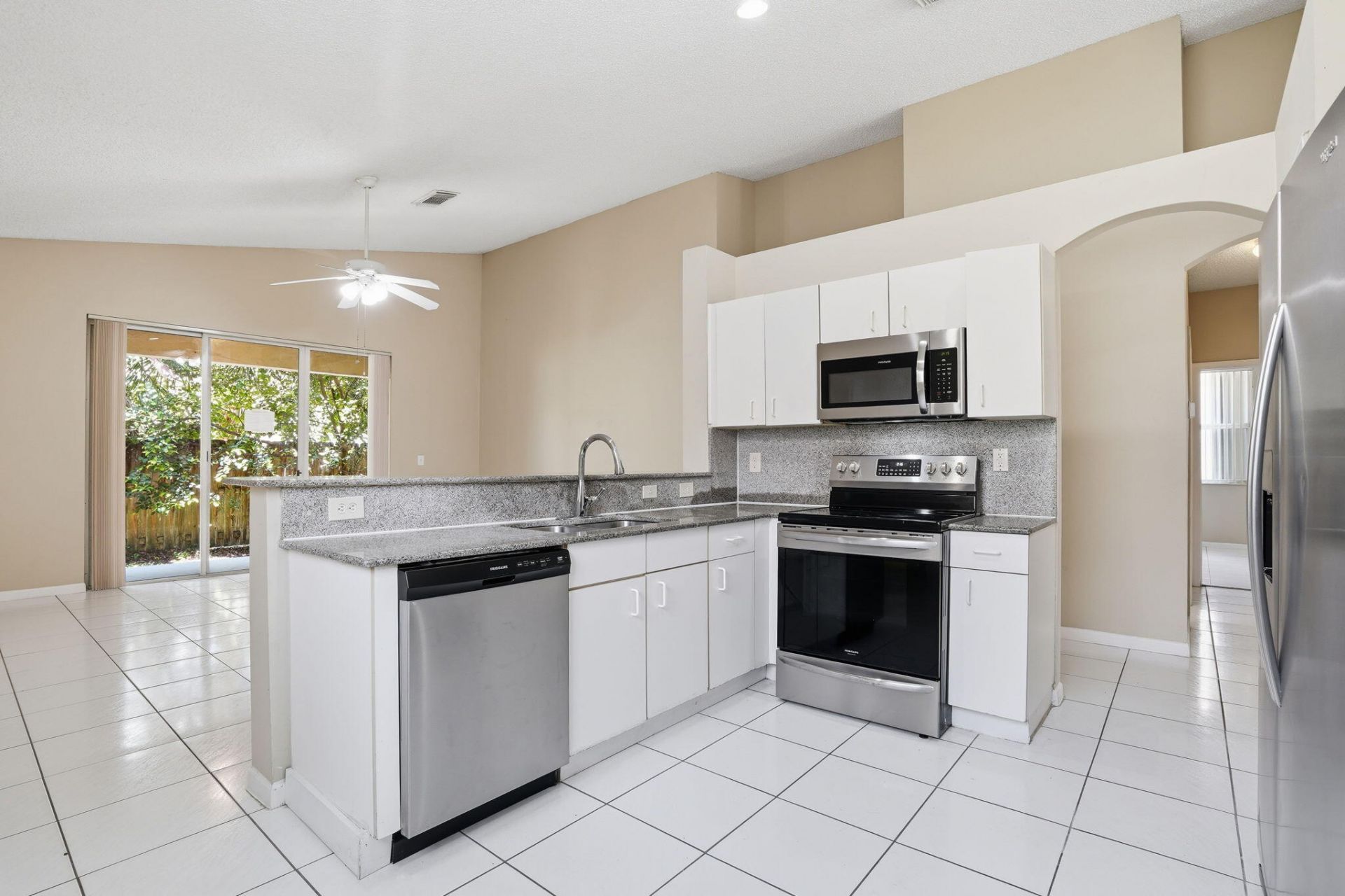 1495 SW 105th Avenue, Pembroke Pines, FL 33025 Photo