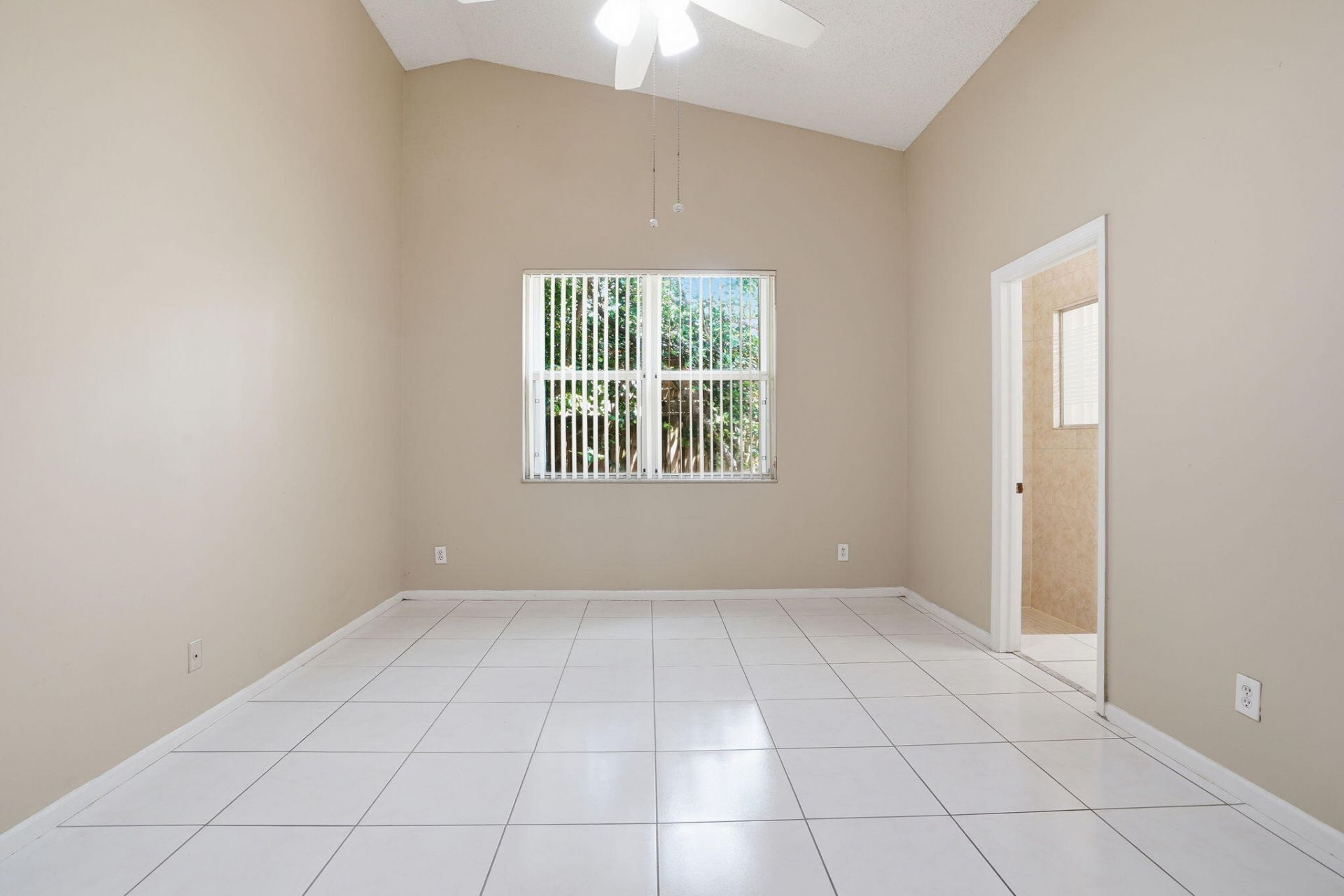 1495 SW 105th Avenue, Pembroke Pines, FL 33025 Photo