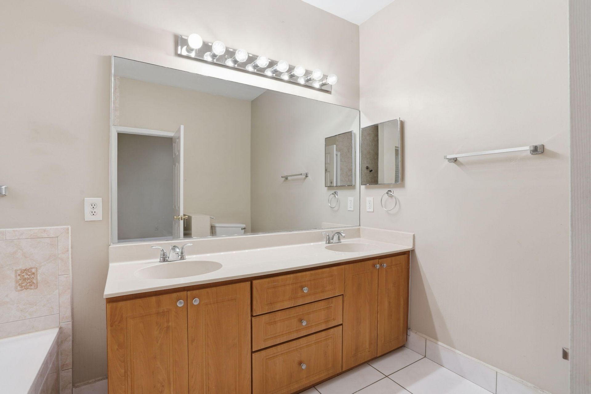 1495 SW 105th Avenue, Pembroke Pines, FL 33025 Photo
