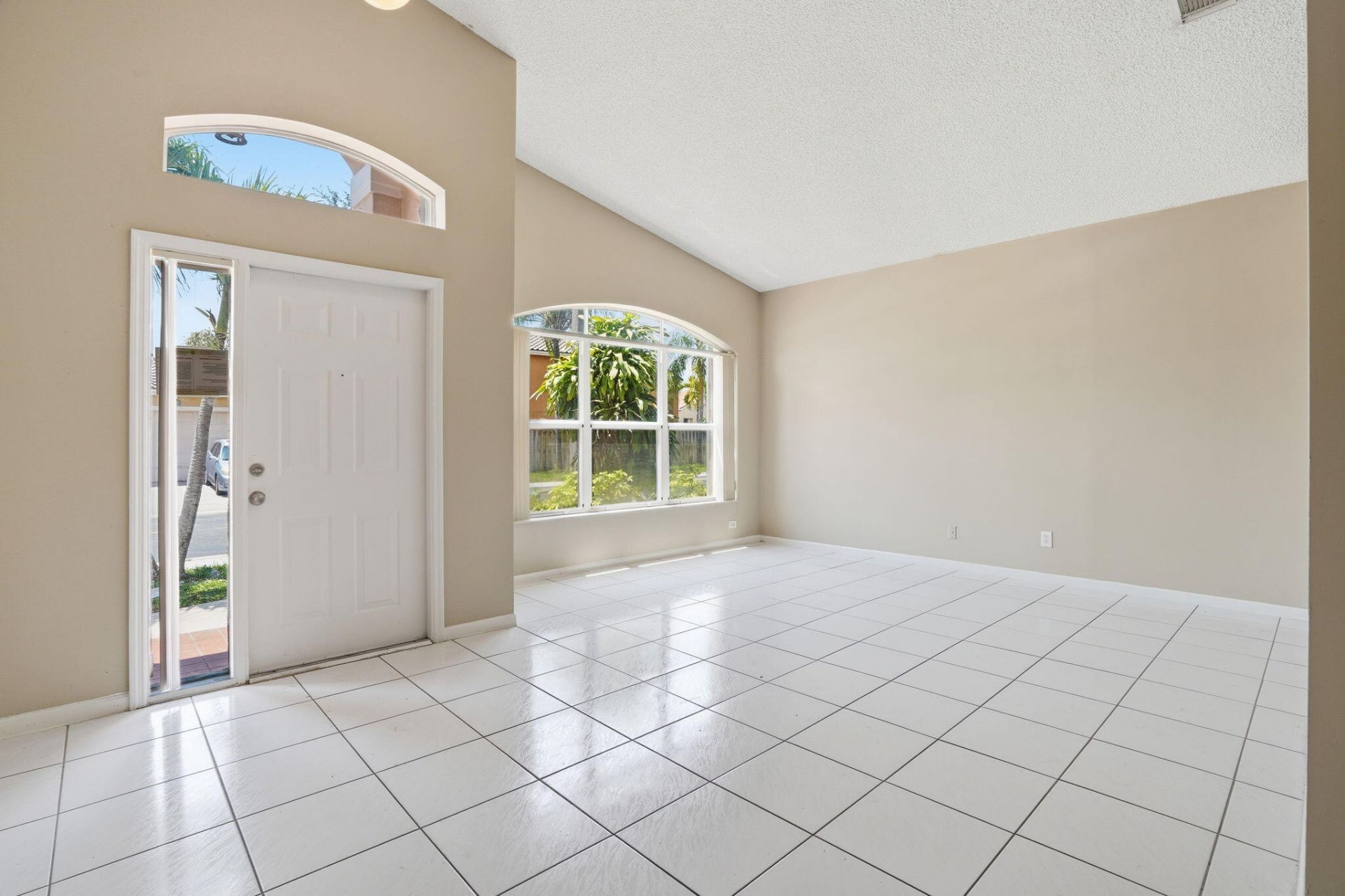 1495 SW 105th Avenue, Pembroke Pines, FL 33025 Photo