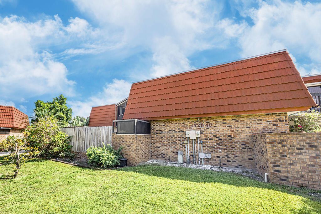 4740 Suburban Pines Drive, Greenacres, FL 33463 Photo