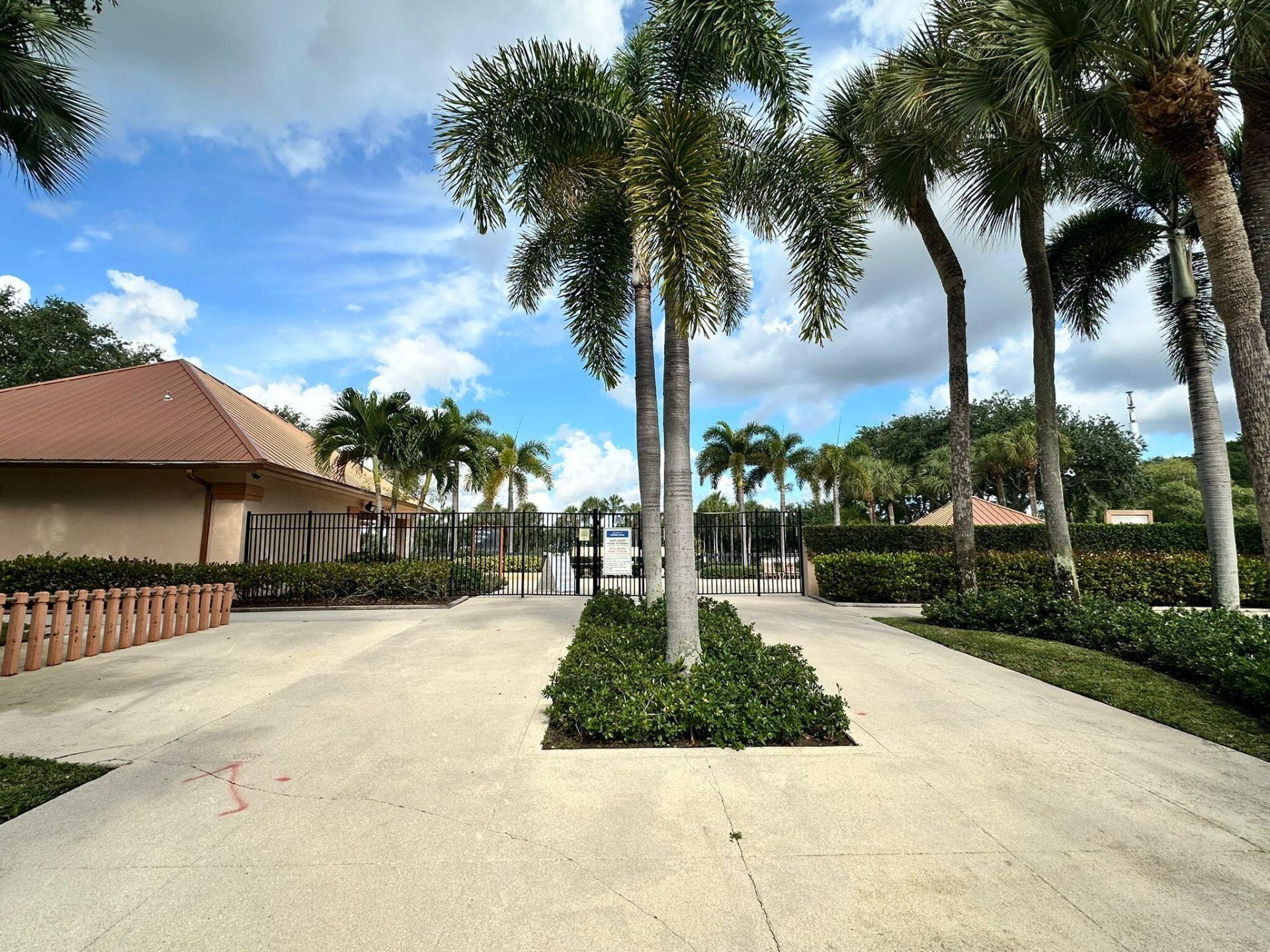 5718 57th Way, West Palm Beach, FL 33409 Photo