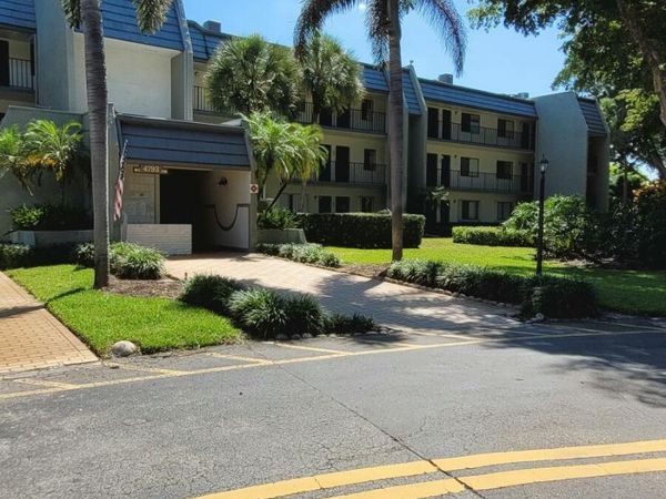 4793 Esedra Court, Unit 208, Lake Worth, FL 33467