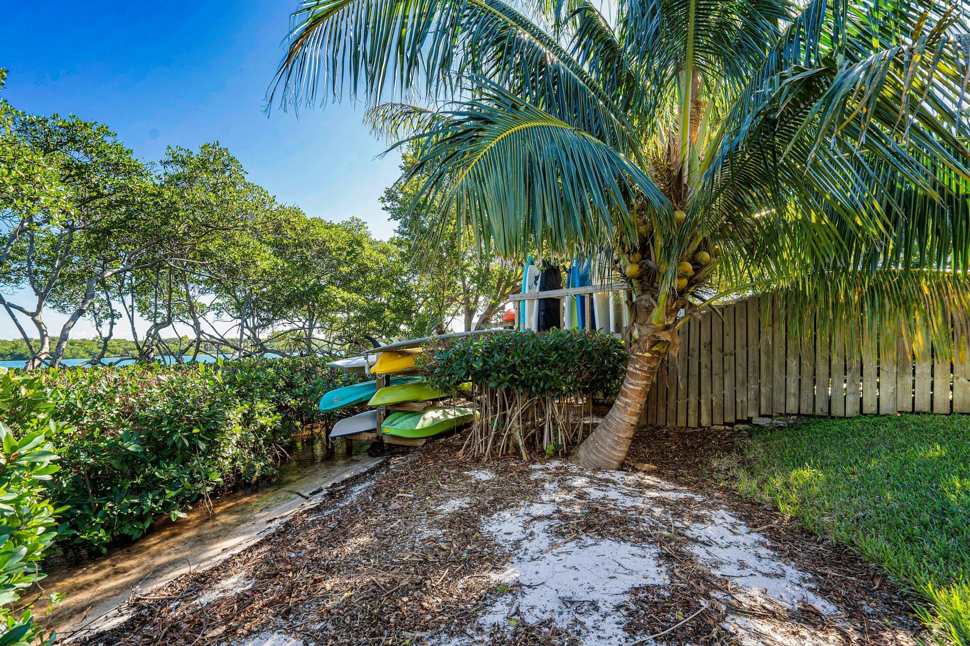 200 Waterway Road, Unit 204, Tequesta, FL 33469 Photo