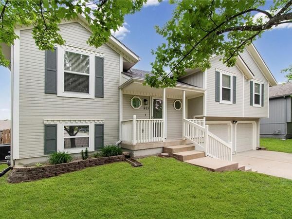 813 Ridgeview Street, Grain Valley, MO 64029