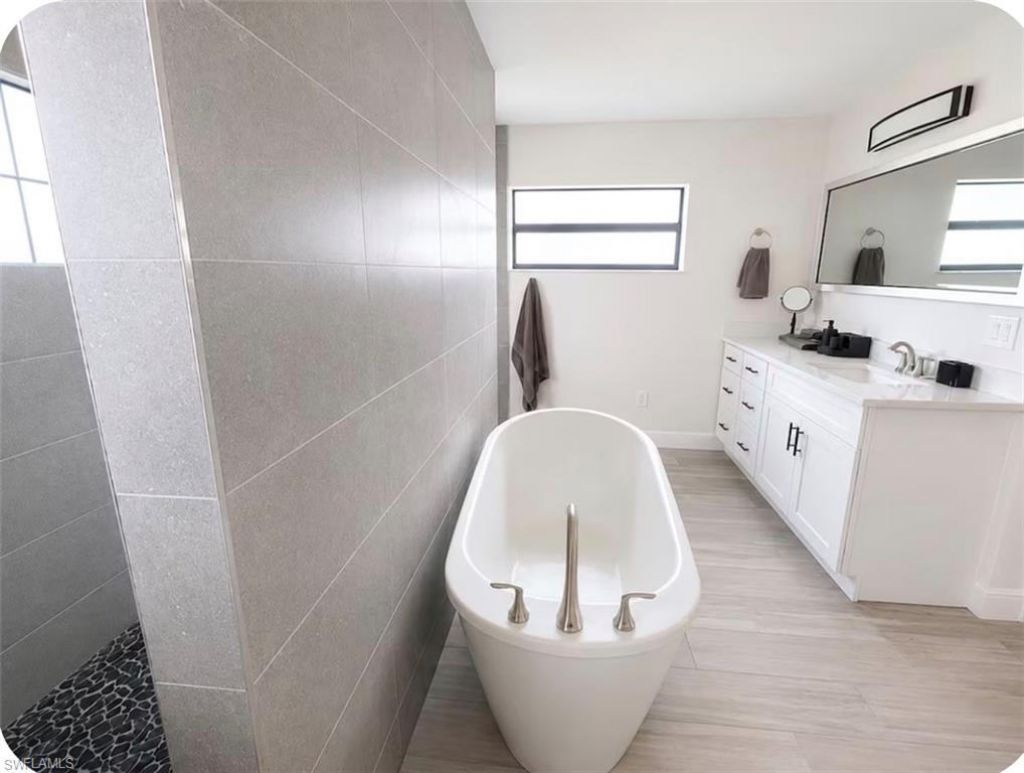 1008 NW 12th Ave, Cape Coral, FL 33993 Photo