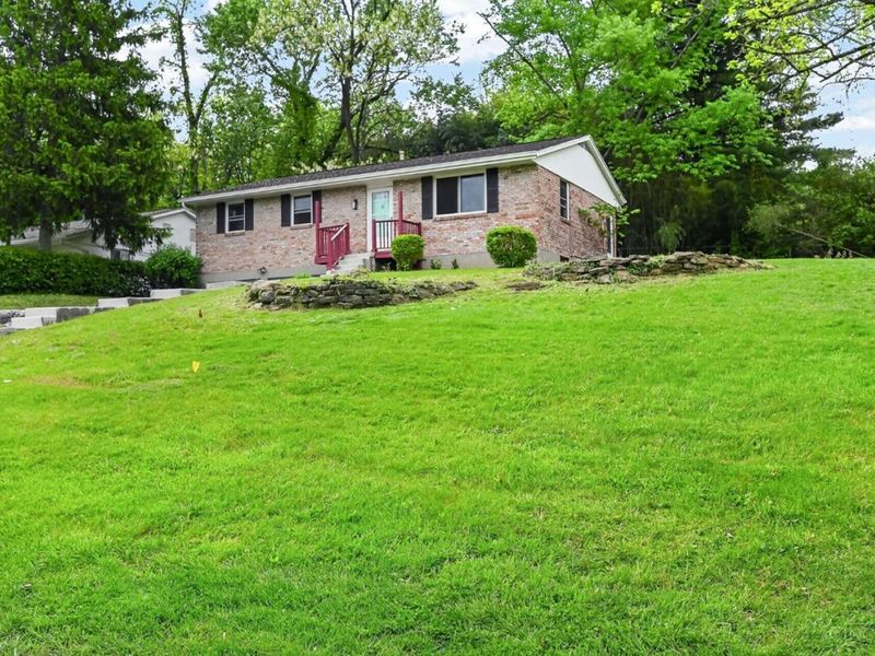 429 Mc Creary Court, Springfield Twp., OH 45231 Photo 2