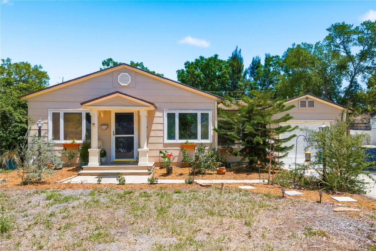 701 S Crest Avenue, Clearwater, FL 33756 Main Photo