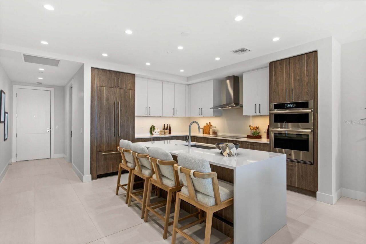 275 1st Avenue S, Unit 2703, Saint Petersburg, FL 33701 Photo