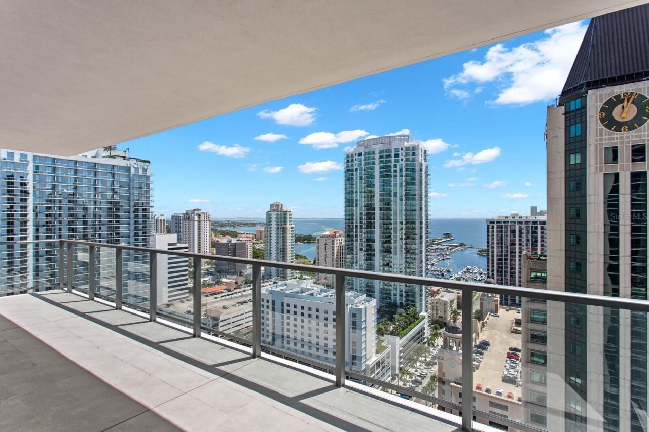 275 1st Avenue S, Unit 2703, Saint Petersburg, FL 33701 Photo