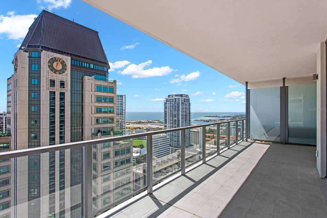 275 1st Avenue S, Unit 2703, Saint Petersburg, FL 33701 Photo
