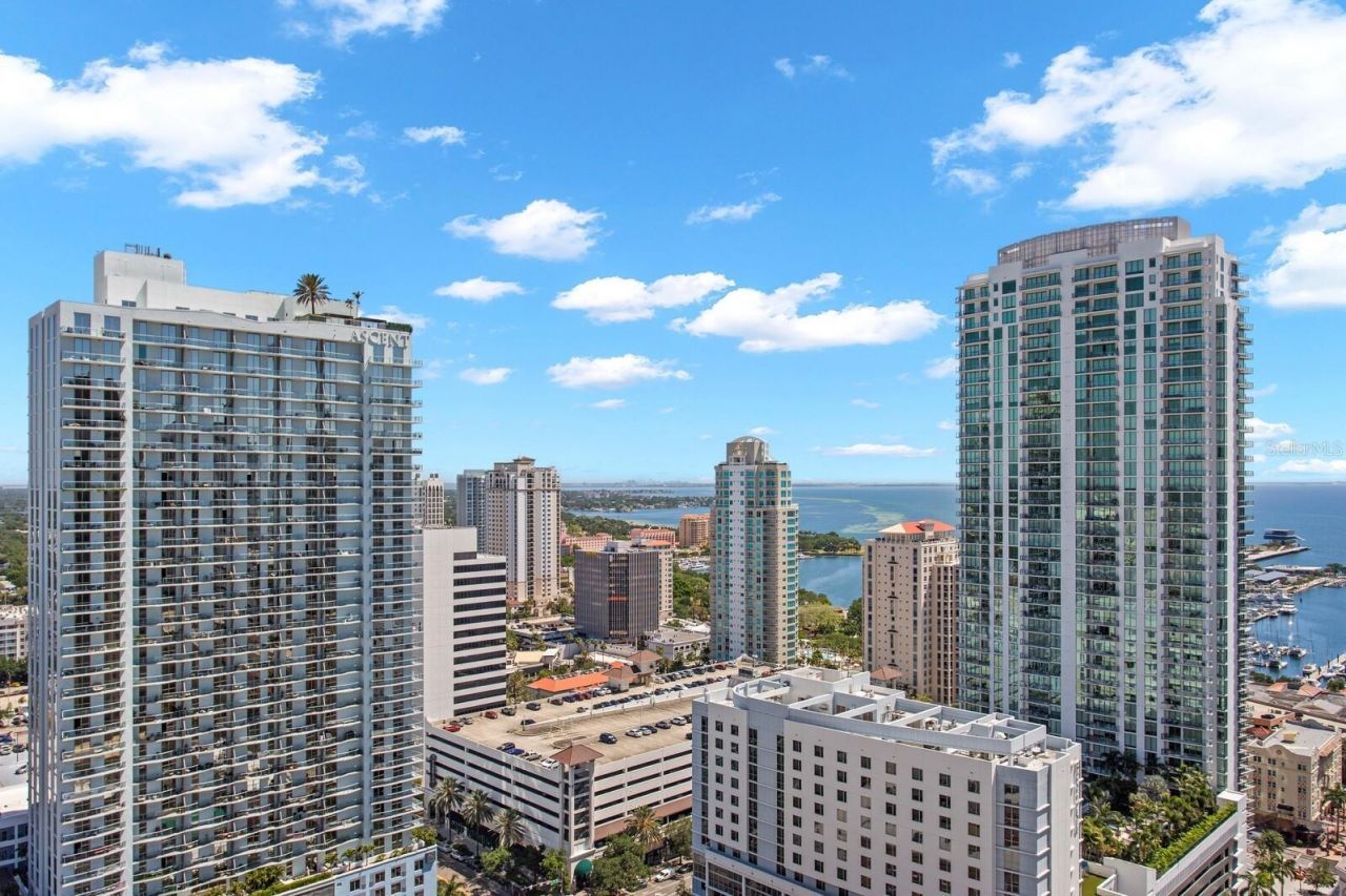 275 1st Avenue S, Unit 2703, Saint Petersburg, FL 33701 Photo