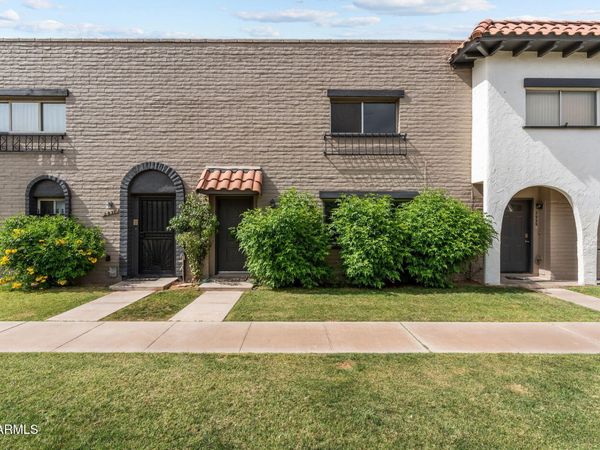 2933 E FAIRMOUNT Avenue, Phoenix, AZ 85016