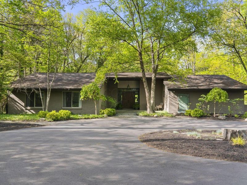 2391 Donna Drive, Columbus, OH 43220 Photo 12