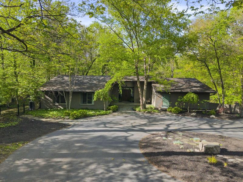 2391 Donna Drive, Columbus, OH 43220 Photo 14