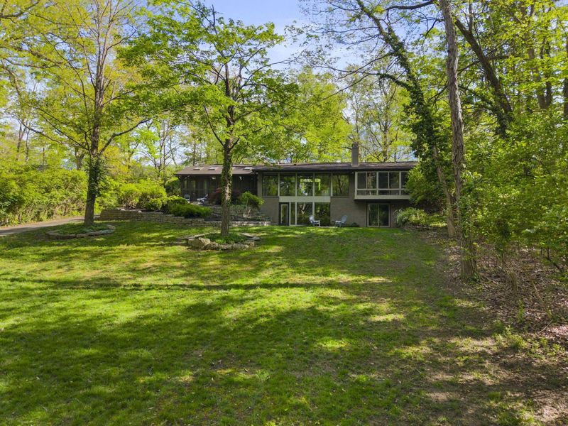 2391 Donna Drive, Columbus, OH 43220 Photo 4