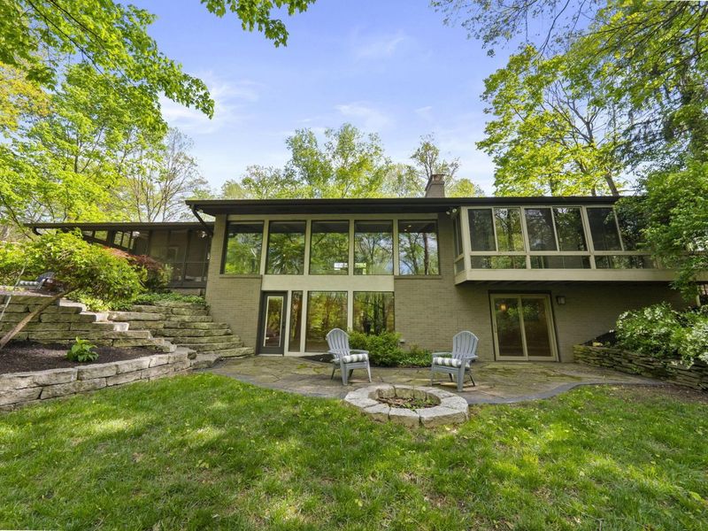 2391 Donna Drive, Columbus, OH 43220 Photo 5