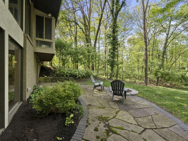 2391 Donna Drive, Columbus, OH 43220 Photo 56