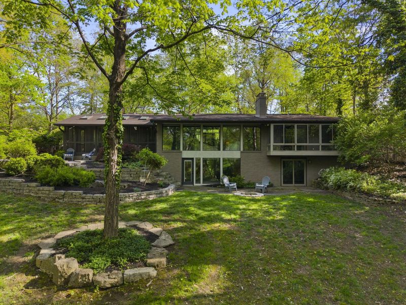 2391 Donna Drive, Columbus, OH 43220 Photo 6