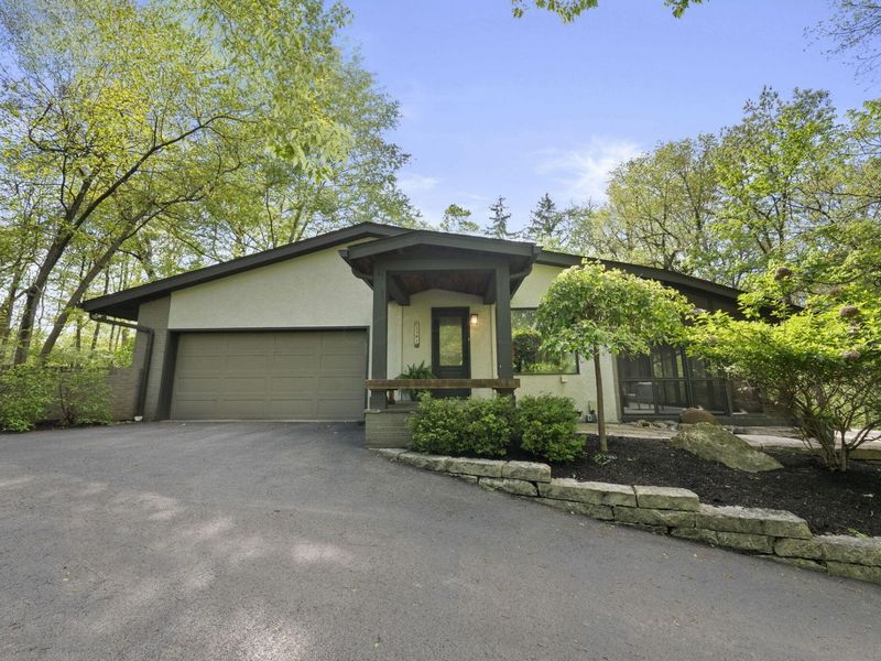 2391 Donna Drive, Columbus, OH 43220 Photo 8